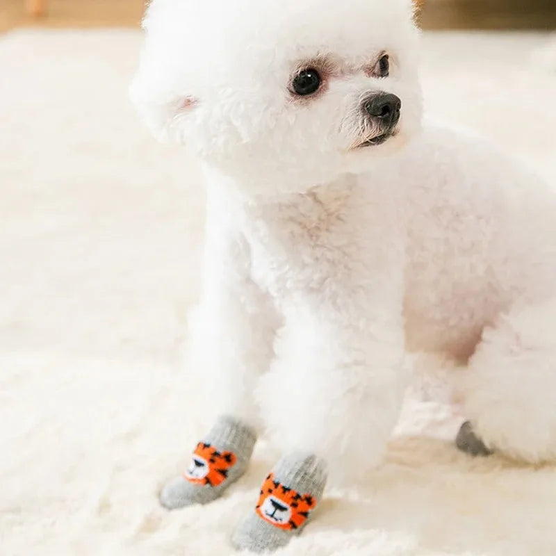 🧦 Chaussettes Antidérapantes Chaudes pour Chien & Chat (Lot de 4)